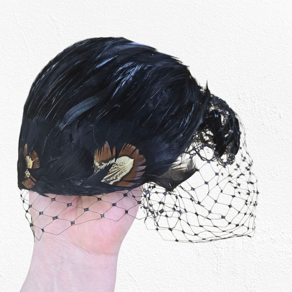1940s Vintage Black Feather Fascinator Hat Veil Elegant Mid-Century Millinery - Picture 2 of 7